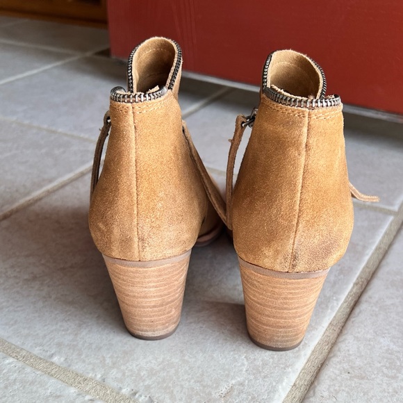 Dolce Vita Suede Booties Tan (Women' size 8) - Picture 5 of 10